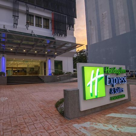 Holiday Inn Express & Suites Johor Bahru By Ihg Экстерьер фото
