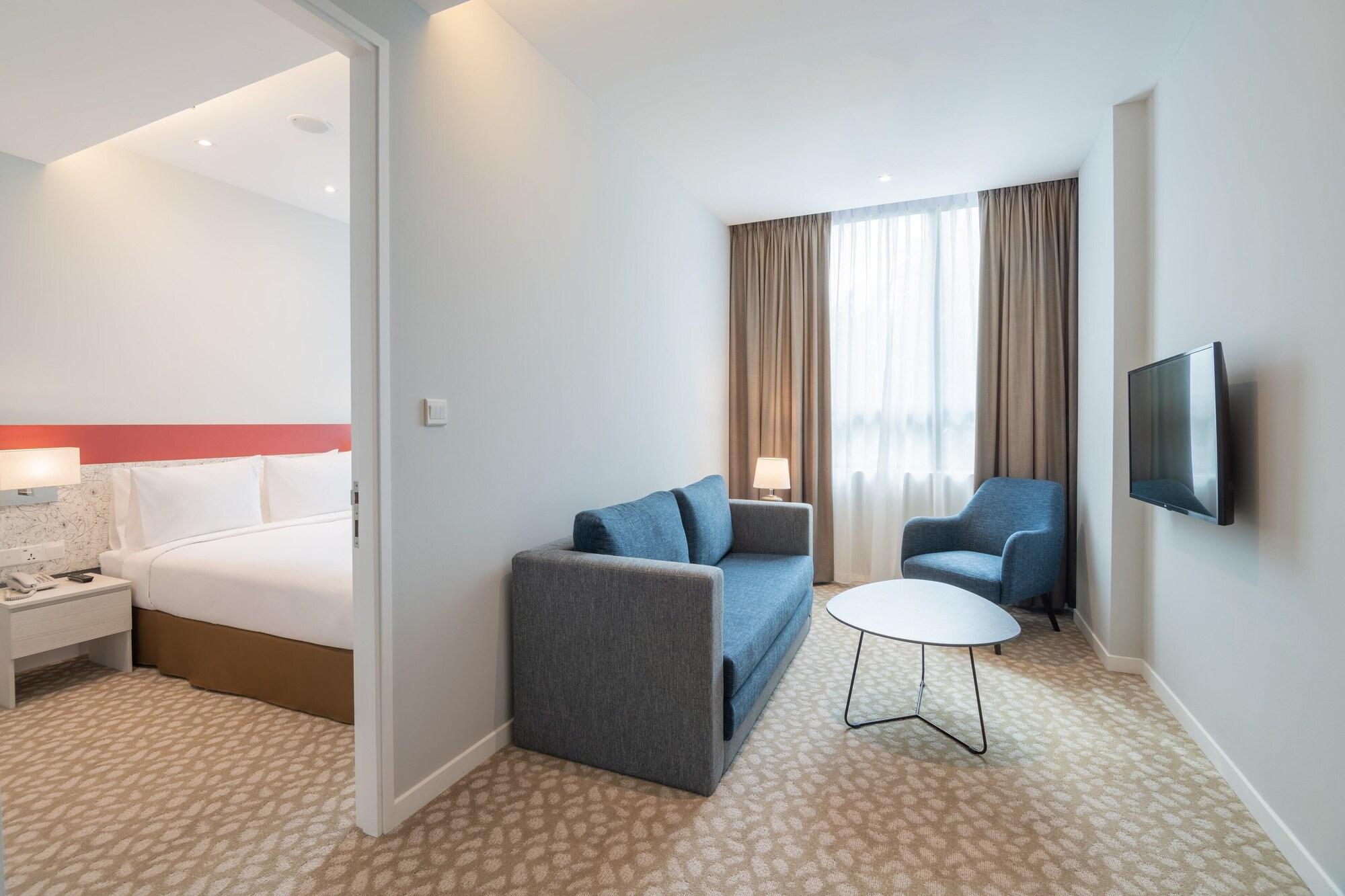 Holiday Inn Express & Suites Johor Bahru By Ihg Экстерьер фото