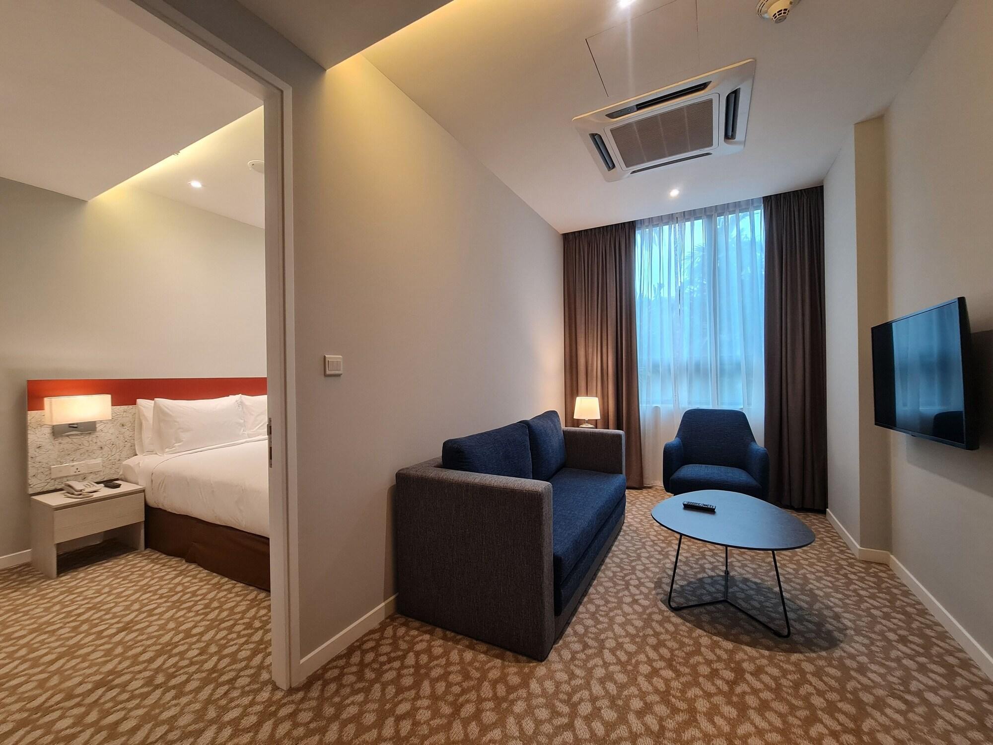 Holiday Inn Express & Suites Johor Bahru By Ihg Экстерьер фото