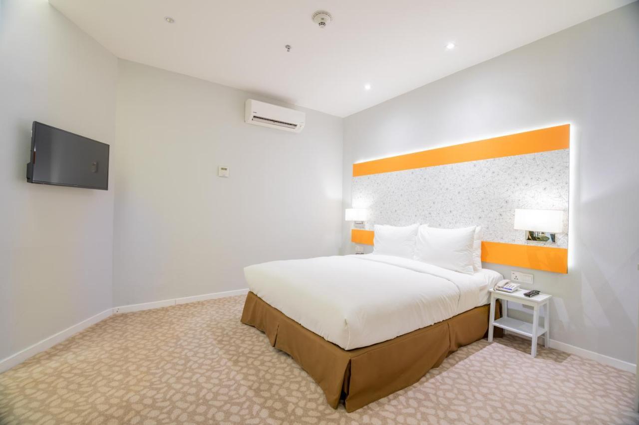 Holiday Inn Express & Suites Johor Bahru By Ihg Экстерьер фото