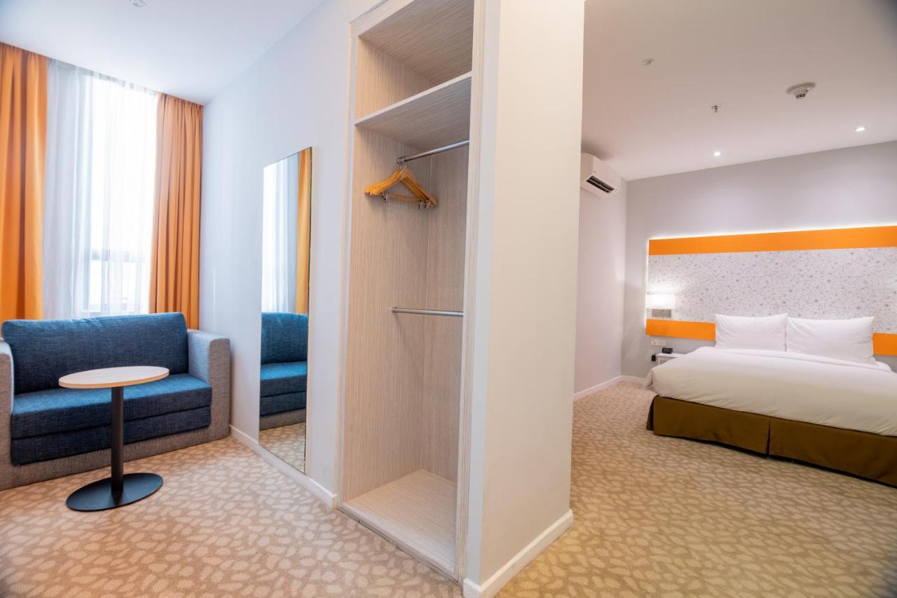 Holiday Inn Express & Suites Johor Bahru By Ihg Экстерьер фото